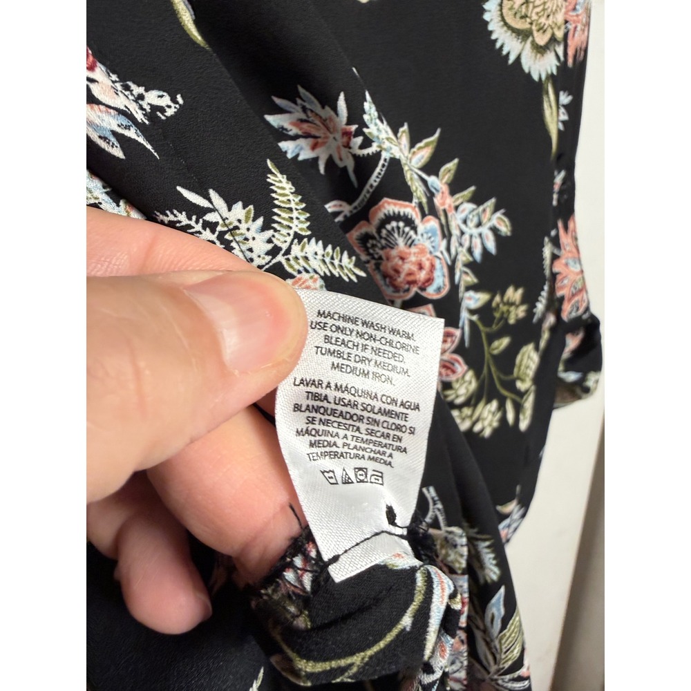 Terra & Sky Womens 3X Black Soot Floral Roll Tab Sleeve V-Neck Blouse - Picture 7 of 11